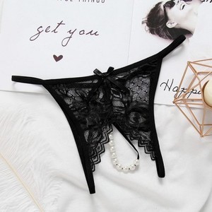 Трусики кружевные с доступом и бусами "Munisa Panties Black" черные
