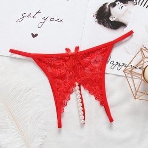 Трусики кружевные с доступом и бусами "Munisa Panties Red" красные